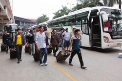 'Bánh vẽ' việc nhẹ, lương cao: Cảnh giác với cạm bẫy buôn bán người