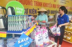Nhiều mặt hàng giảm giá sâu trong Ngày hội khuyến mại hàng tiêu dùng
