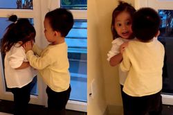 Hai nhóc tỳ nhà Hà Hồ có loạt khoảnh khắc đáng yêu, quý tử Leon gây bão vì hành động dành cho chị
