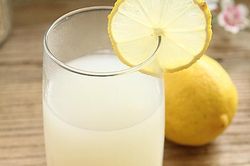 Công thức nước uống dễ làm, giúp thải độc và trắng da