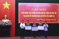 Quảng Bình khen thưởng các VĐV đạt thành tích xuất sắc tại SEA Games 32.