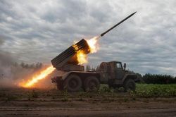 Ukraine nã loạt tên lửa vào Donetsk