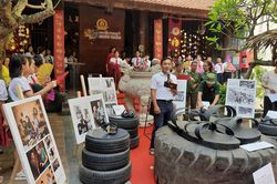 'Huyền thoại bước chân' tôn vinh hình tượng bình dị mà cao đẹp của Bác