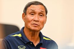 HLV Mai Đức Chung: 'Tôi thường xuyên mất ngủ, áp lực khiến trí nhớ bị ảnh hưởng, đôi khi quên cả tên cầu thủ'