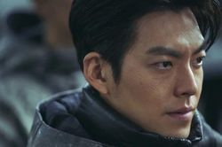 Phim Hàn 'Black Knight' dẫn đầu Netflix toàn cầu