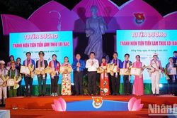 Đồng Tháp tuyên dương 43 thanh niên tiên tiến làm theo lời Bác