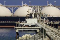 Cuộc đua giành các hợp đồng LNG dài hạn