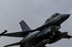 Mỹ thay đổi lập trường, ủng hộ gửi chiến cơ F-16 cho Ukraine