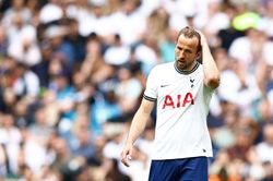 Tottenham thảm bại trước Brentford