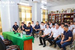 Chủ tịch Sông Lam Nghệ An động viên đội nhà trước trận gặp Hồng Lĩnh Hà Tĩnh
