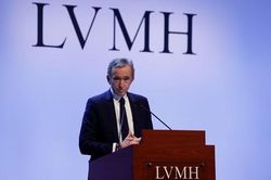 Bí quyết giúp LVMH trở thành 'tường thành chống suy thoái'