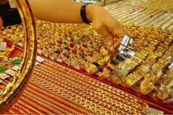 Giá vàng hôm nay 20/5: Tiếp đà 'tăng' trong phiên cuối tuần