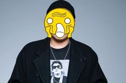 Nam rapper chỉ bán được 800 vé concert nên quyết định mở cửa miễn phí cho khán giả