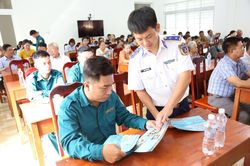 Cảnh sát biển Việt Nam tuyên truyền biển, đảo và chống khai thác IUU