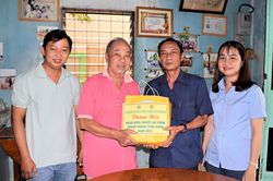 Nhiều hoạt động thiết thực của Công ty Cổ phần Môi trường đô thị An Giang trong Tháng Công nhân