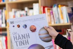 Khám phá hệ mặt trời qua cuốn bách khoa thư Các hành tinh