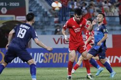 Hoàng Đức, 'người hùng' bất đắc dĩ của Viettel gửi lời chào đến HLV Troussier