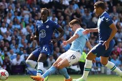 'Kép phụ' tỏa sáng, Man City hạ gục Chelsea trong ngày xưng vương nước Anh
