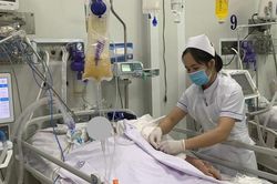 Thêm 3 người ngộ độc Botulinum do ăn giò lụa bán dạo và mắm để lâu