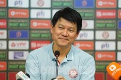 Thất bại 5-3 trước CAHN, HLV Vũ Tiến Thành vẫn có thể cười