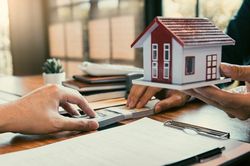 Người trẻ chật vật giấc mơ mua nhà Hà Nội