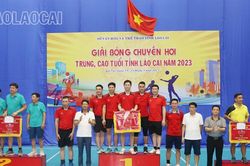Bế mạc Giải bóng chuyền hơi trung, cao tuổi tỉnh năm 2023