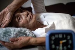 6 lưu ý khi sử dụng thuốc trị mất ngủ cho người cao tuổi