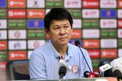 HLV Vũ Tiến Thành phát biểu bất ngờ khi thua vòng 8 V.League