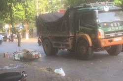 Xe tải gây tai nạn chết người trên phố ở Hà Nội