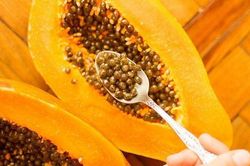Những tác dụng trị bệnh hữu hiệu của hạt đu đủ có thể bạn chưa biết