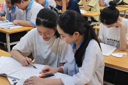 Căng mình ôn thi trong nắng nóng
