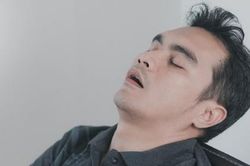 Ngủ ngáy như sấm vì amidan to gần bằng quả trứng gà