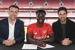 Saka ký hợp đồng mới, hưởng lương cao nhất Arsenal