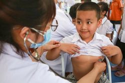 Mê Linh (Hà Nội): Hàng nghìn người già, trẻ em được khám sức khỏe miễn phí