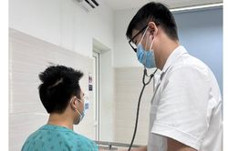 Sốt về chiều, ho có đờm... nam thanh niên phát hiện mắc bệnh lao
