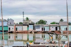 Cần Thơ xuất hiện nhiều điểm sạt lở bờ sông nghiêm trọng