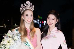 'Thần tiên tỷ tỷ' Phương Nhi đọ sắc cùng 'Búp bê đời thực' Jasmin Selberg tại sân bay