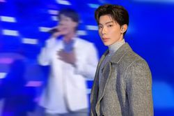 ERIK 'nuốt đĩa' trên sân khấu mới, nhan sắc khi bị 'quay lén' liệu có còn giữ vững phong độ?