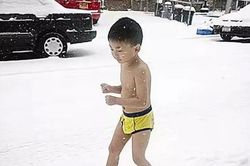 Cậu bé sinh non, 13 tuổi có bằng MBA, 14 tuổi thành nghiên cứu sinh tiến sĩ