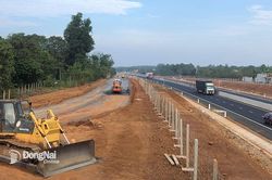 Đẩy nhanh tiến độ thi công đường gom dân sinh Dự án cao tốc Phan Thiết - Dầu Giây