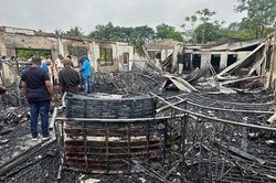 Cháy ký túc xá nữ sinh ở Guyana làm 19 người thiệt mạng