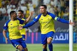 Xem Ronaldo ghi tuyệt phẩm giúp Al Nassr thắng ngược