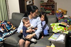 Công ty yêu cầu nhân viên nữ luân phiên mang thai