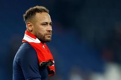 Ten Hag nói về khả năng chiêu mộ Neymar