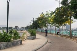 Đường ven hồ Tây khoác áo mới