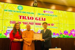 Trao giải cuộc thi viết 'Đạo Phật trong trái tim tôi'
