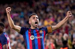 Jordi Alba nối gót Busquets chuẩn bị rời Barca