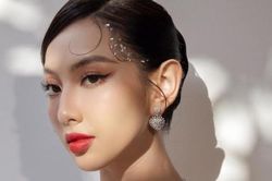 Hoa hậu Nguyễn Thúc Thùy Tiên đẹp ma mị trong bộ đầm gợi cảm