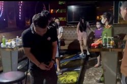 Nhóm nam nữ thuê phòng karaoke để mở tiệc ma túy