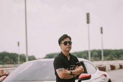 Kevin Toàn tổ chức mini talkshow đặc biệt đón sinh nhật tuổi mới